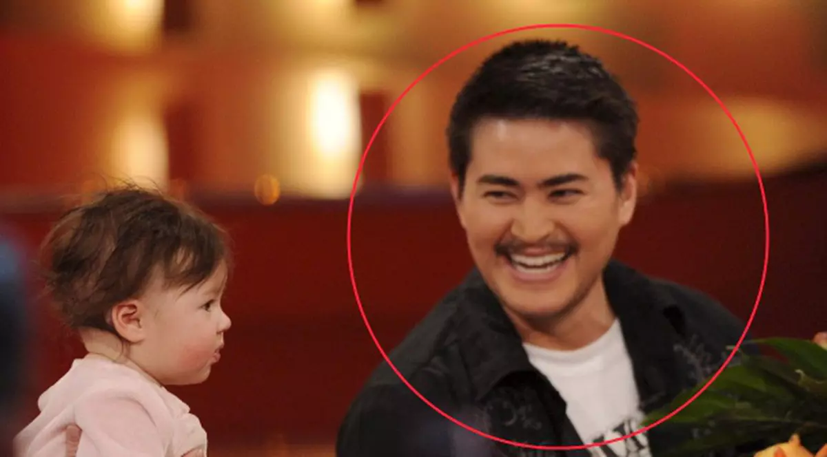 Bărbatul gravid va naşte pentru a treia oară