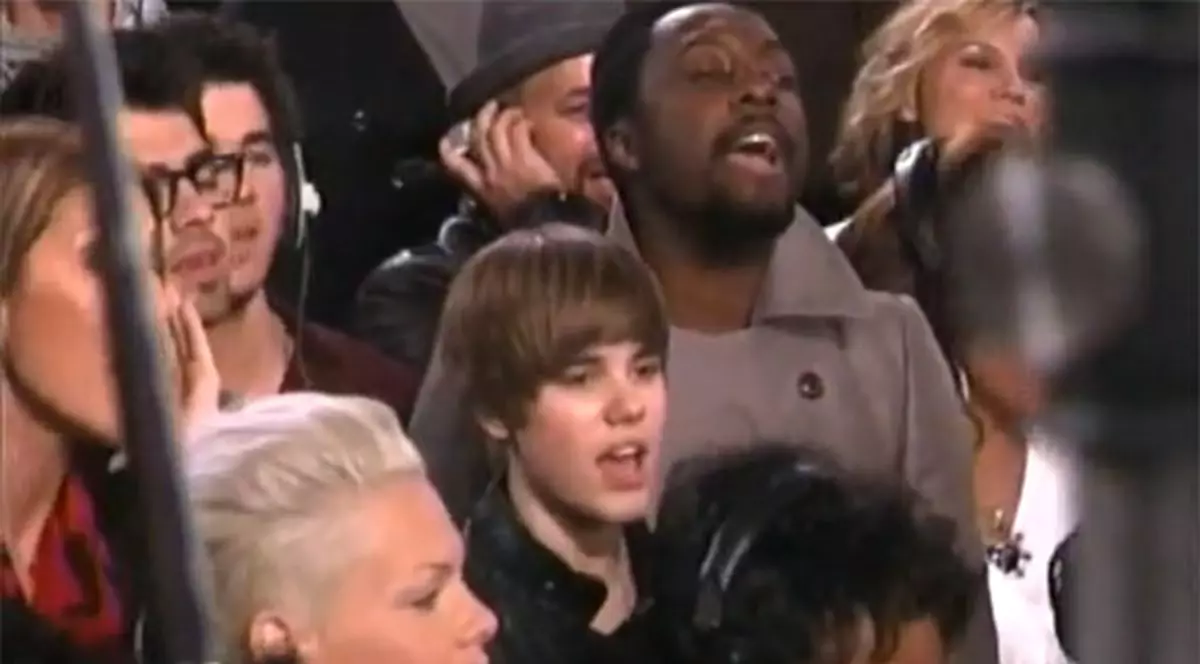 "We are the World 2010", o mare dezamăgire?