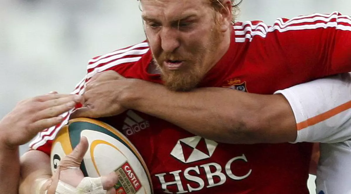 Rugbistul Andy Powell, arestat la volanul unei maşinuţe de golf 