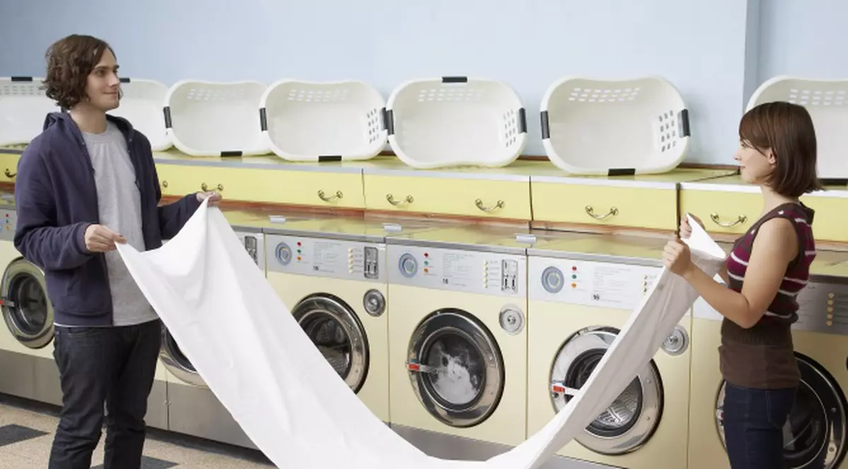 Britanicii dorm în aşternuturi mizerabile