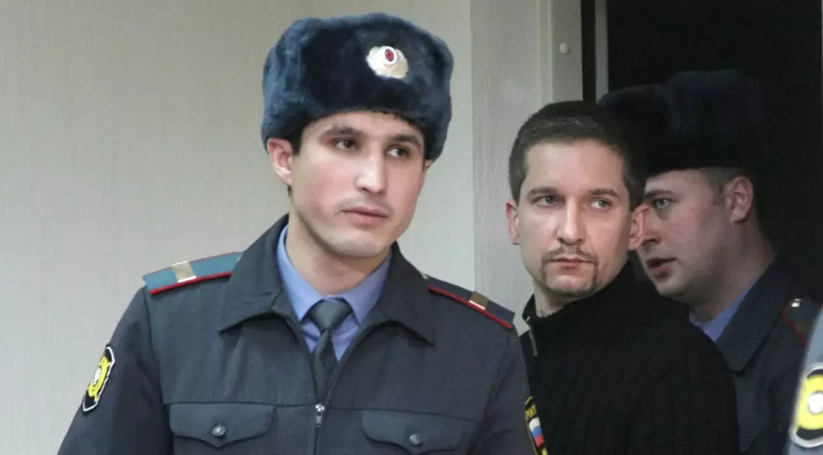 Şef de poliţie, condamnat pe viaţă pentru uciderea a două persoane