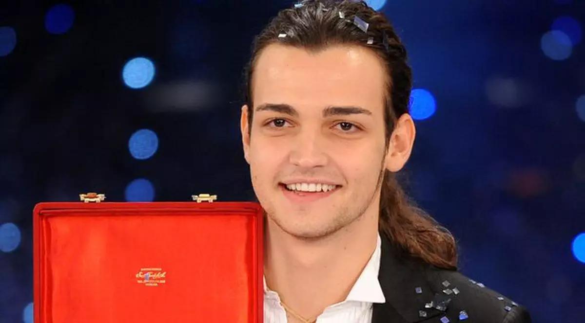 Video / Publicul a huiduit câştigătorii de la Sanremo