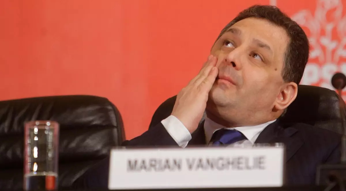 30 de oameni îl acuză pe Vanghelie că i-a plătit să facă figuraţie la Congresul partidului