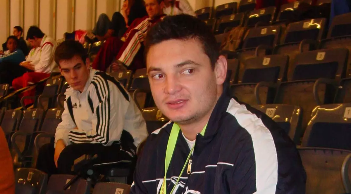 Daniel Brata slăbeşte câte 2 kilograme la antrenament