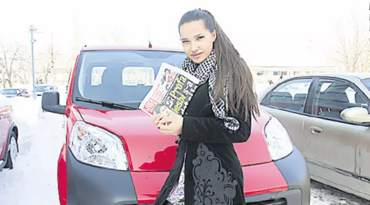 «Miss Fata de la Pagina 5 - 2009» şi-a luat maşina