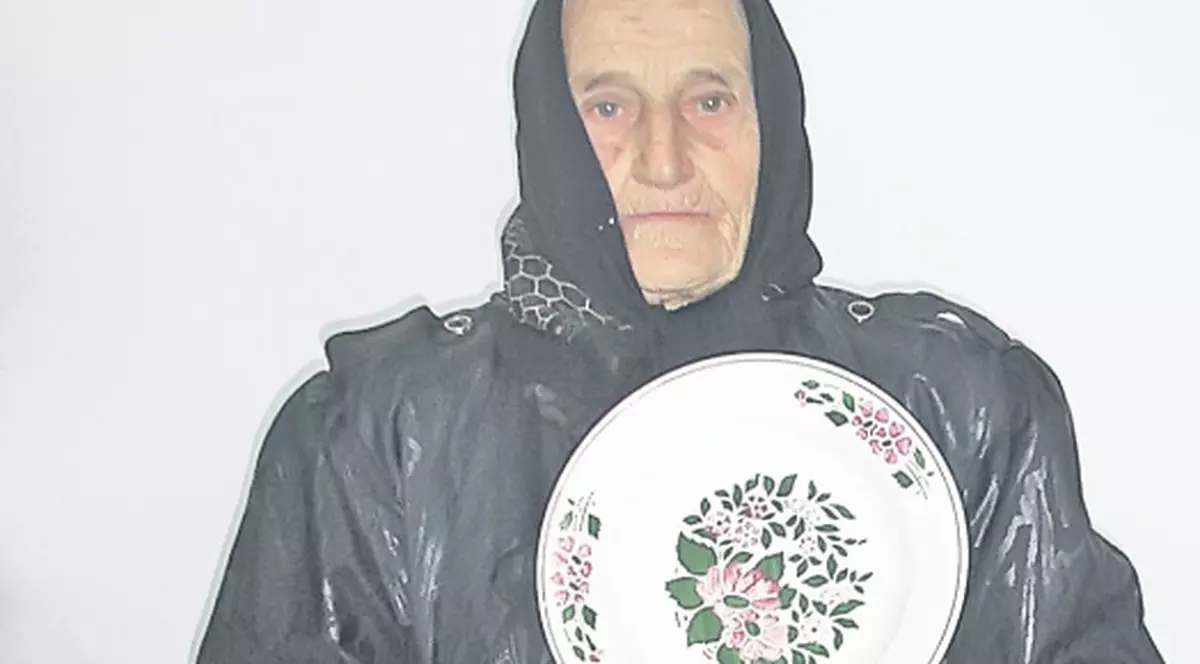 Bătrâna care l-a crescut pe Vasile Turcu trăieşte în sărăcie