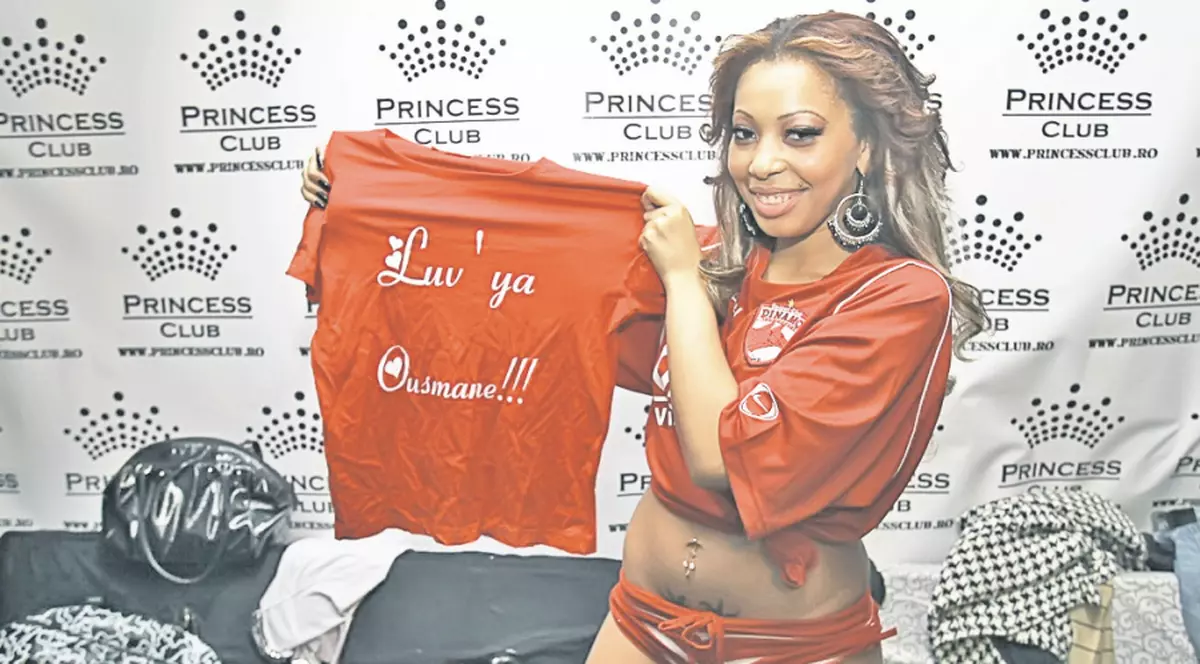 Erika îi spune iubitului ei, dinamovistul N’Doye: «Te iubesc, Ousmane»!