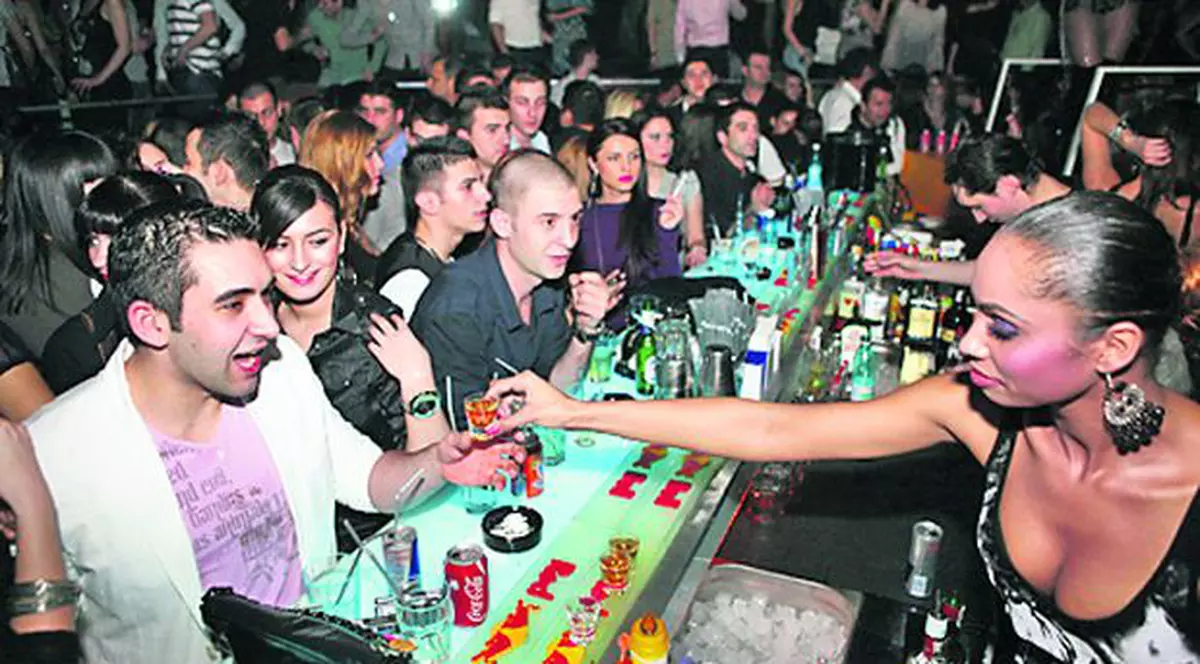 Au fost barmaniţe pentru o seară