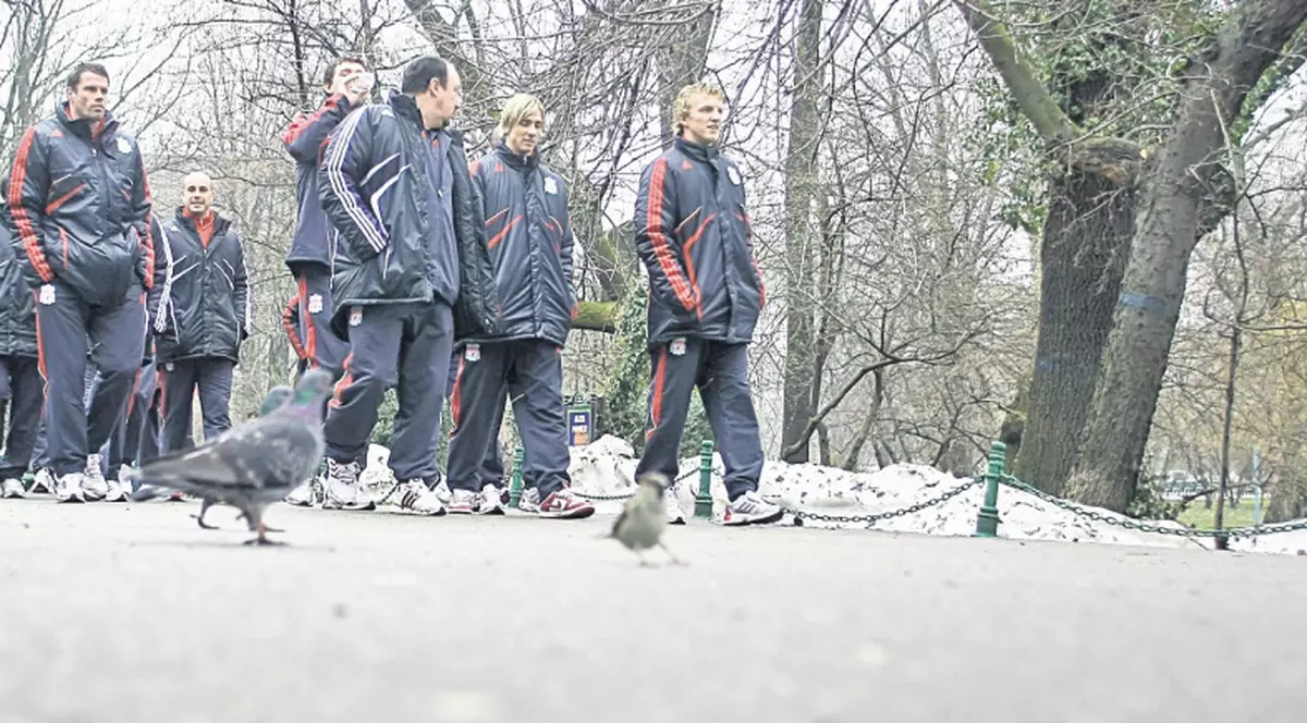 Jucătorii de la Liverpool s-au relaxat în Cişmigiu