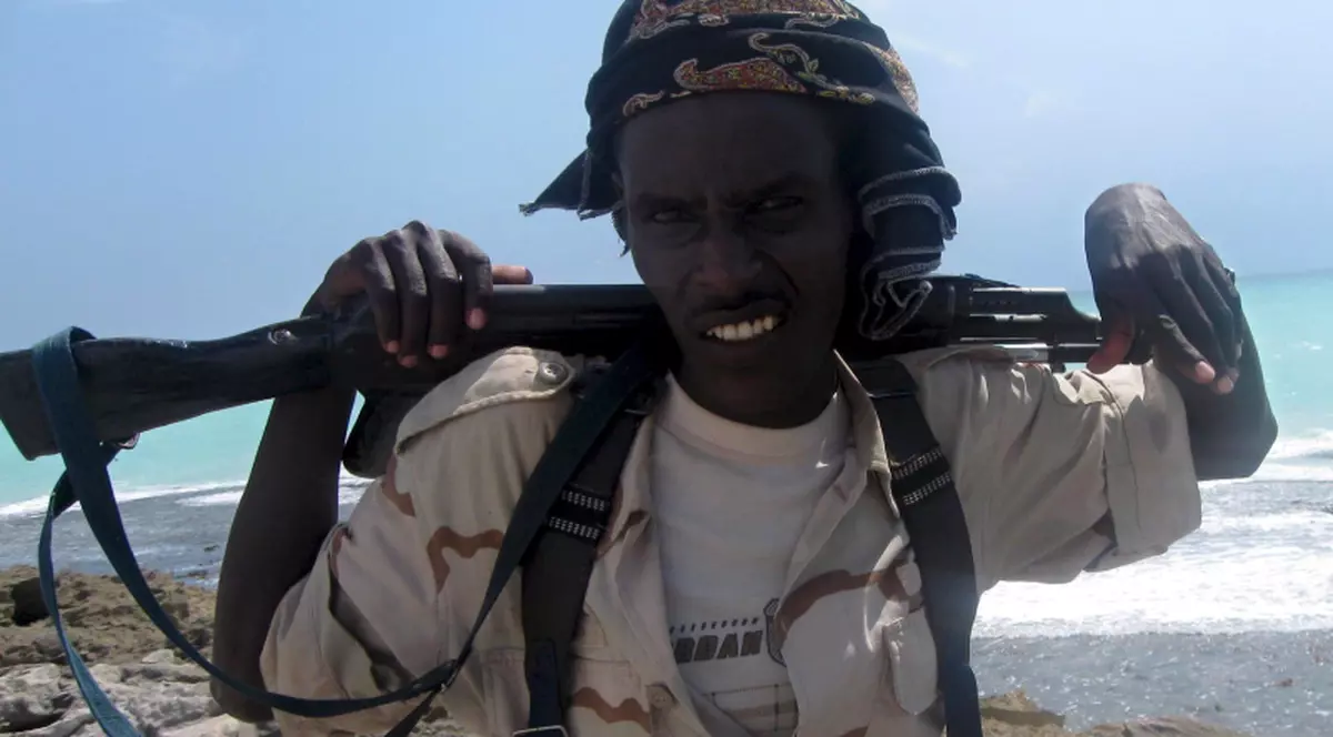 Marinarul român de pe vasul libian Rim: «Salvaţi-mă! Mă omoară piraţii!»