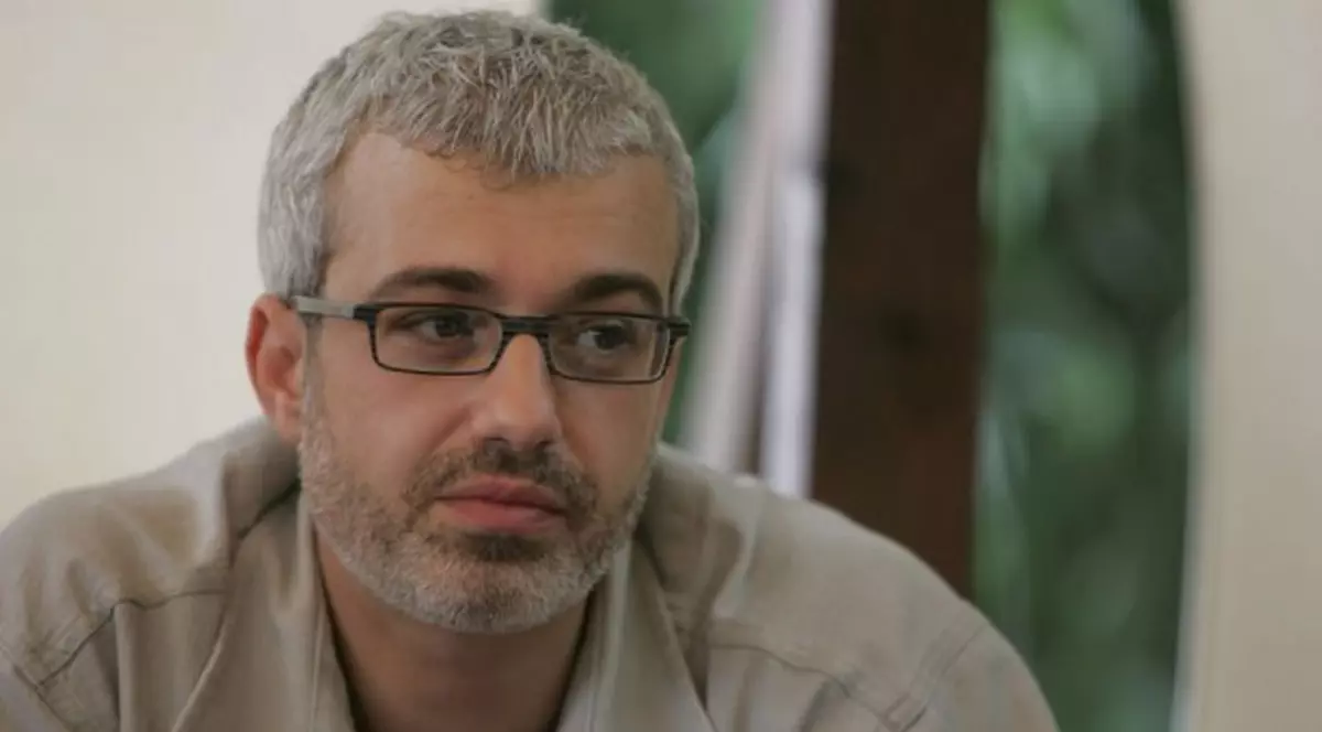 Cătălin Crişan, agresat de ”hărţuitoarea de vip-uri”