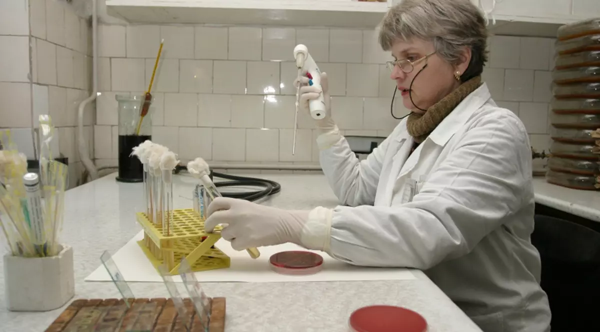 Cantacuzino ia 1 milion de lei pentru autorizaţia de fabricare a vaccinurilor