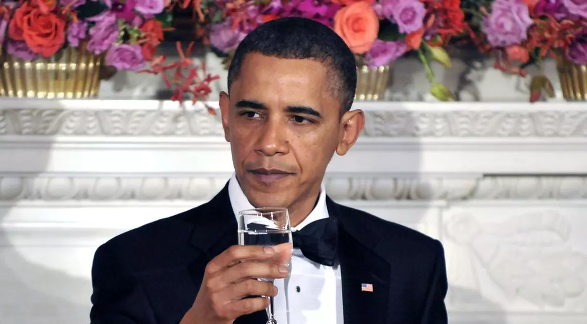 Obama a pus pariu pe o ladă de bere şi a pierdut