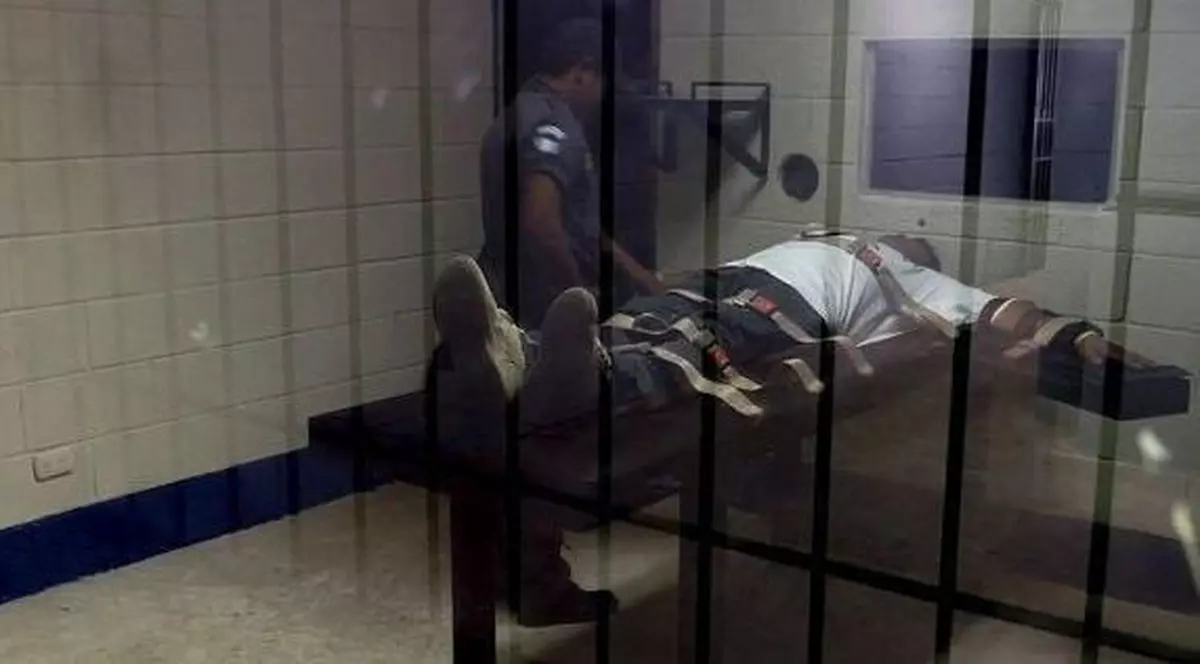 A încercat să scape de execuţie sinucigându-se