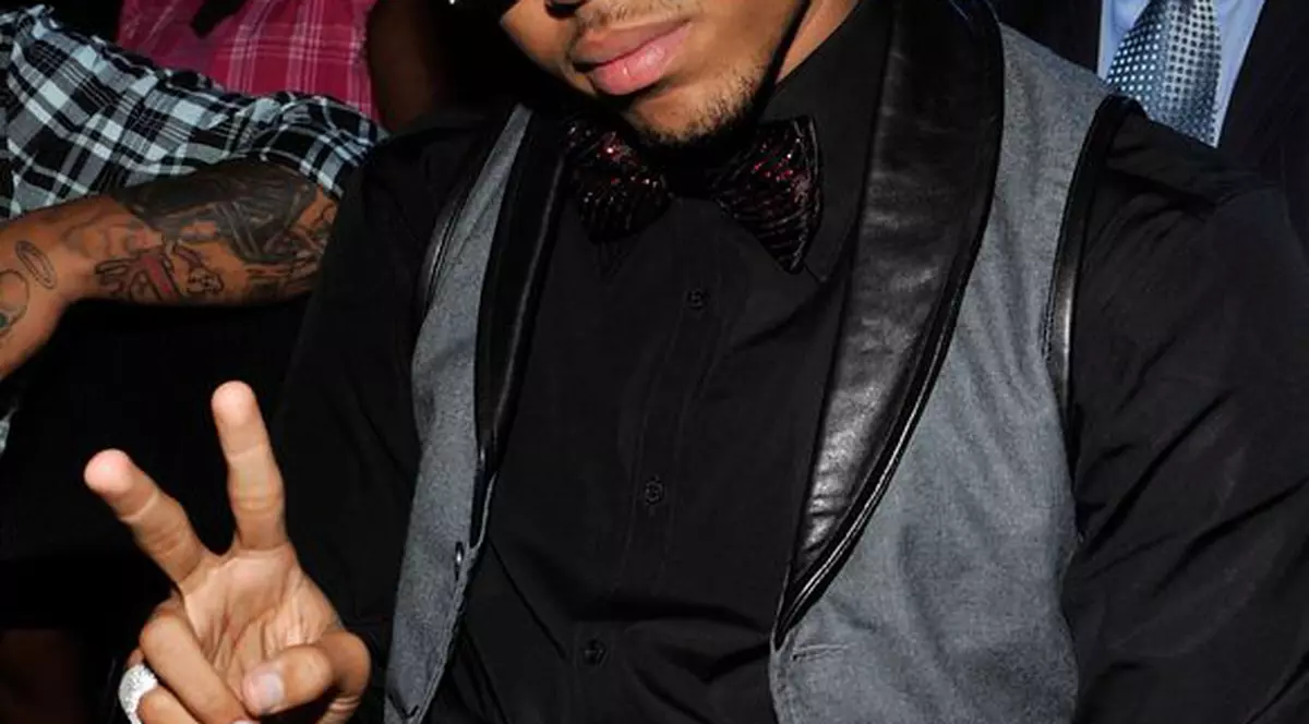 Chris Brown: "Vă rog, salvaţi-mă" 