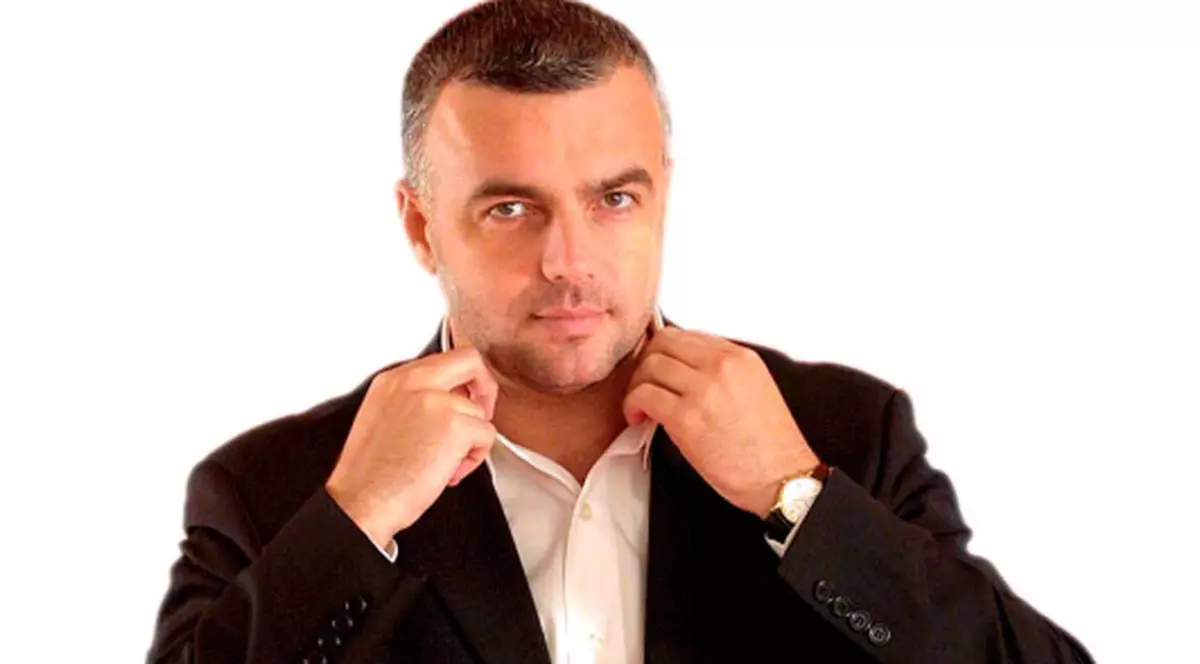 Adrian Enache: "E mai bine pe scenă, cu balerine, decât pe terenul de fotbal"