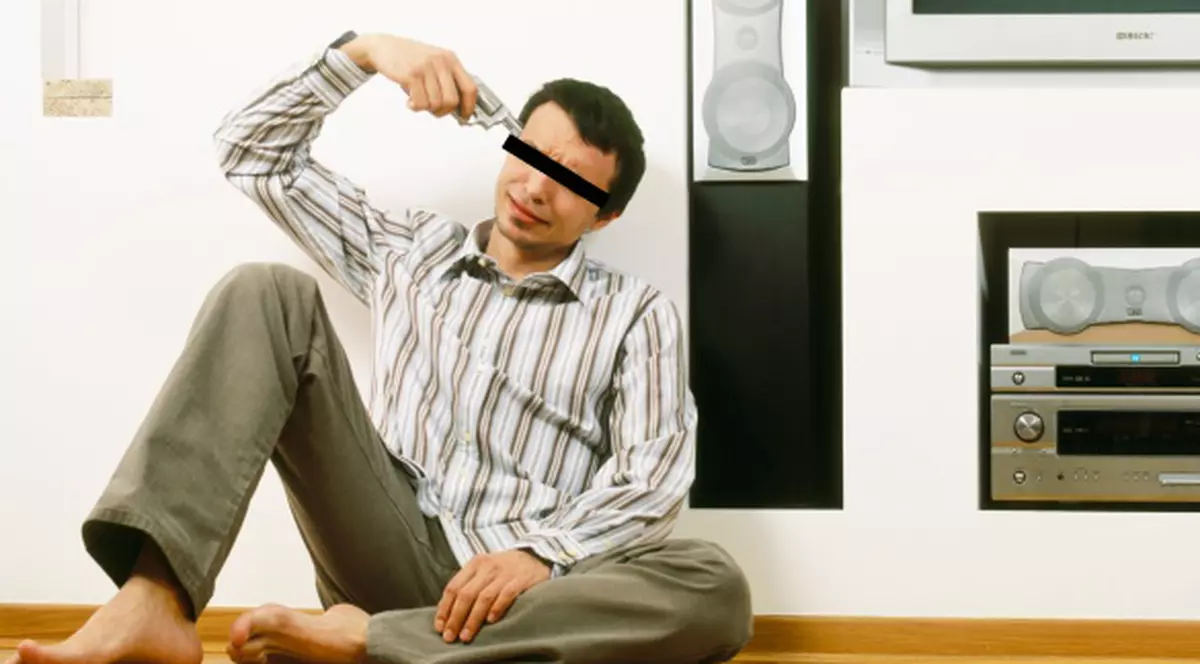 S-a împuşcat cu arma  tatălui său