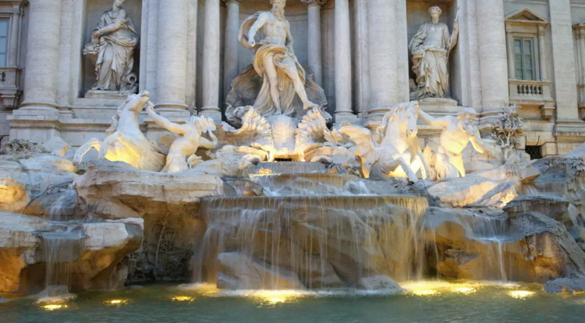 Români arestaţi că au furat monedele din Fontana di Trevi 