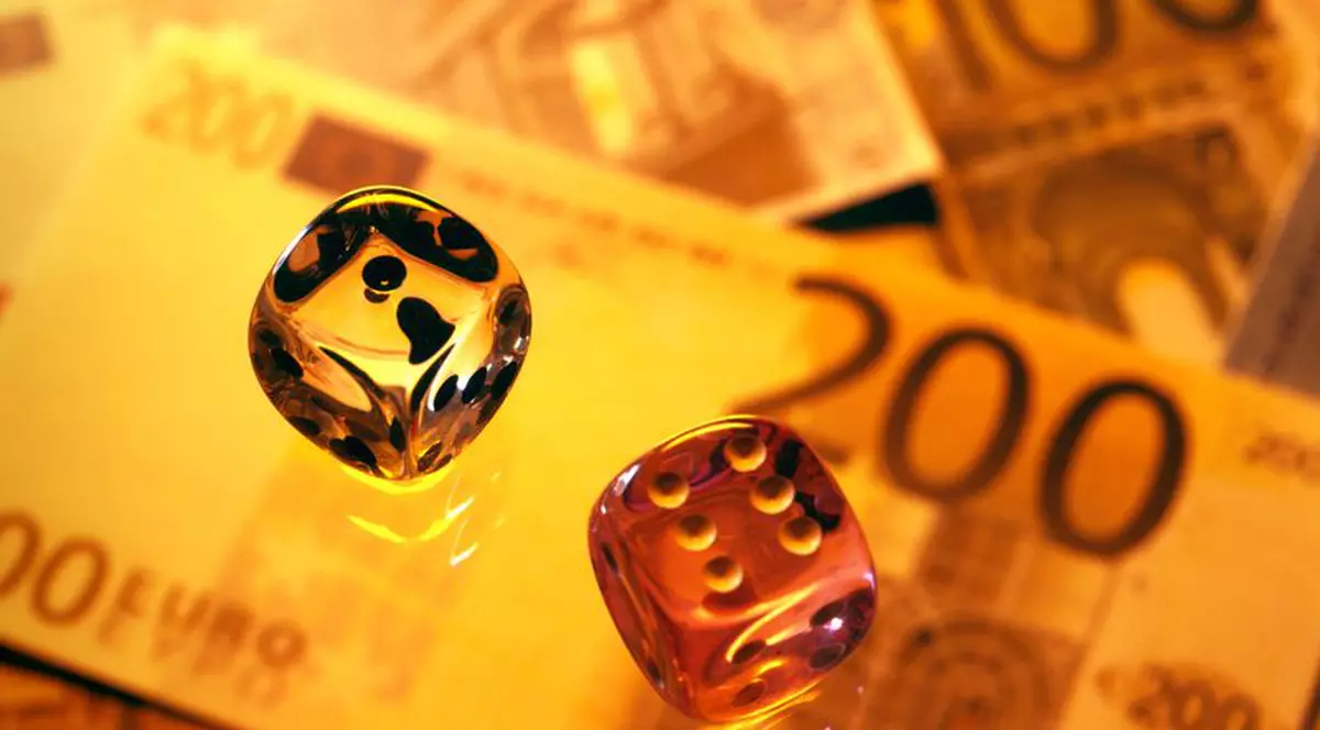 A jefuit o septuagenară care a câştigat 120.000 euro la jocuri de noroc