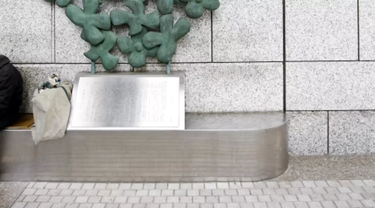 Cerşetor cu vilă şi maşină