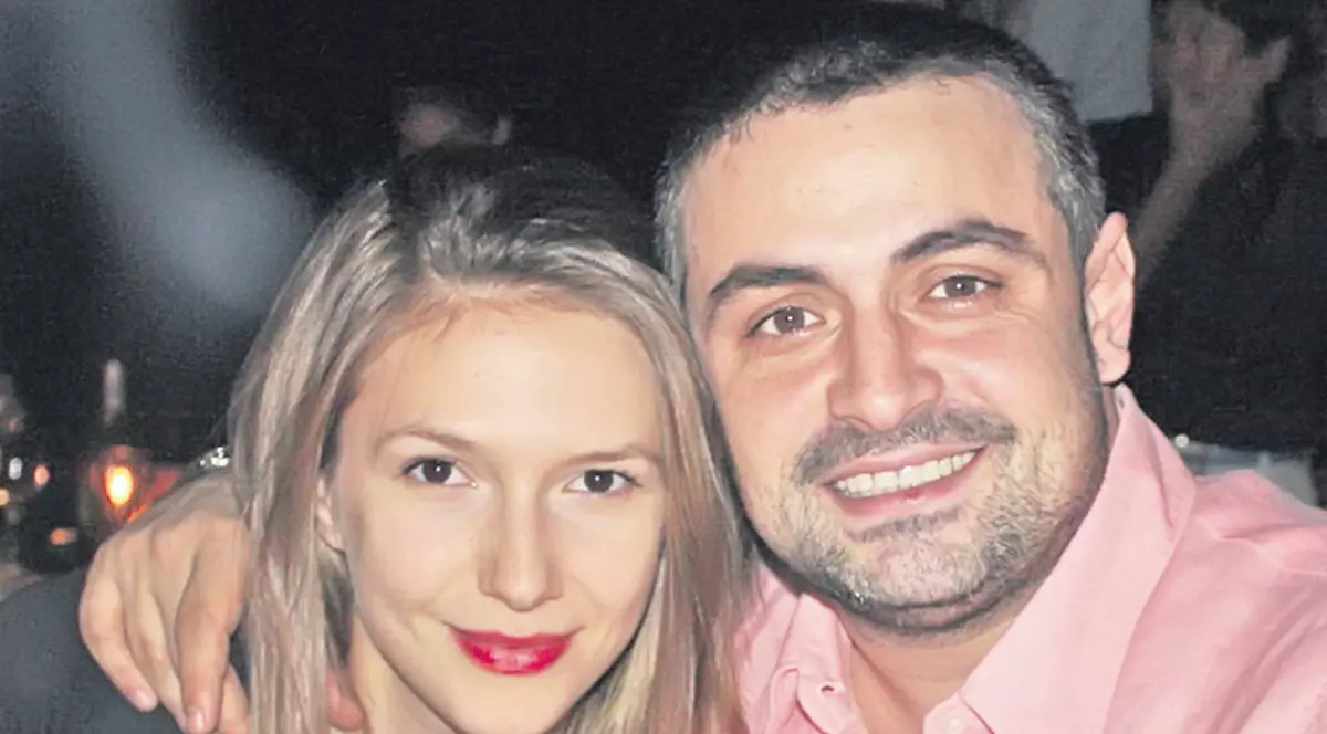 Adela Popescu a fost cerută de nevastă