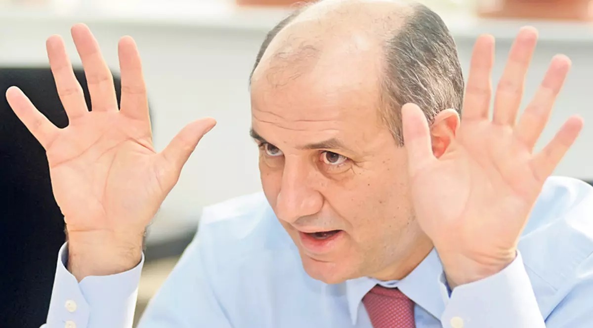 Copos: "Becali are probleme mari cu capul" / Becali: "Copos e un ţigan libidinos"