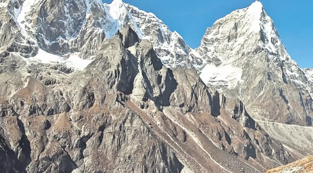 Himalaya creşte cu 4 centimetri pe an