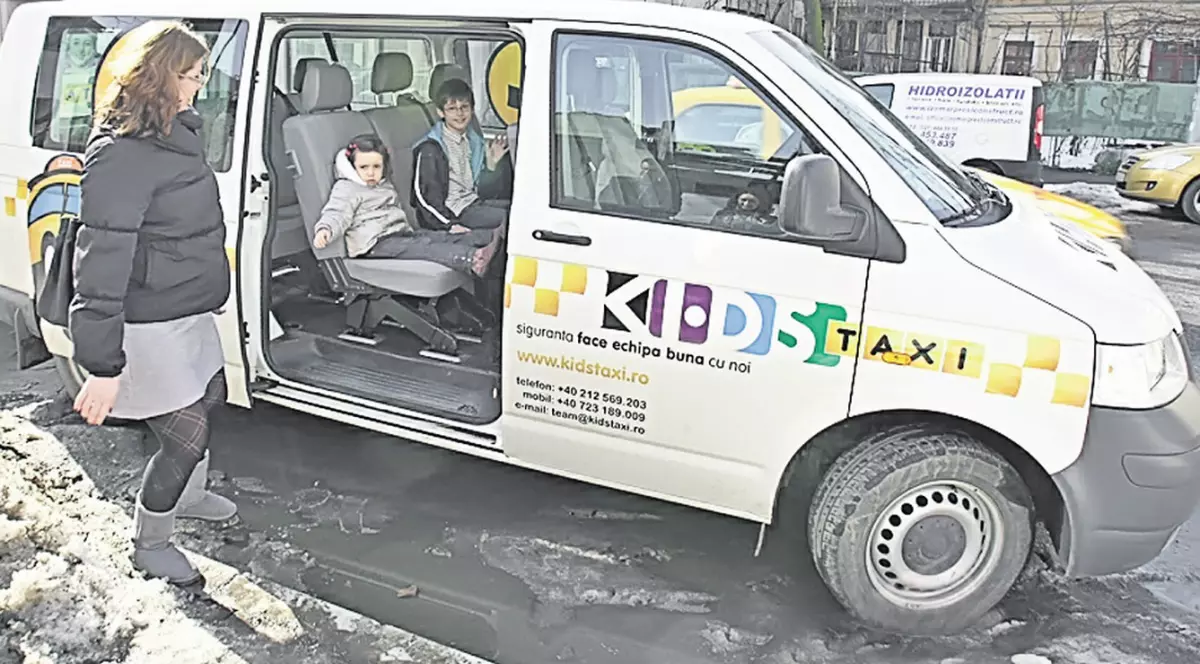 Hai la şcoală cu taxiul pentru pici