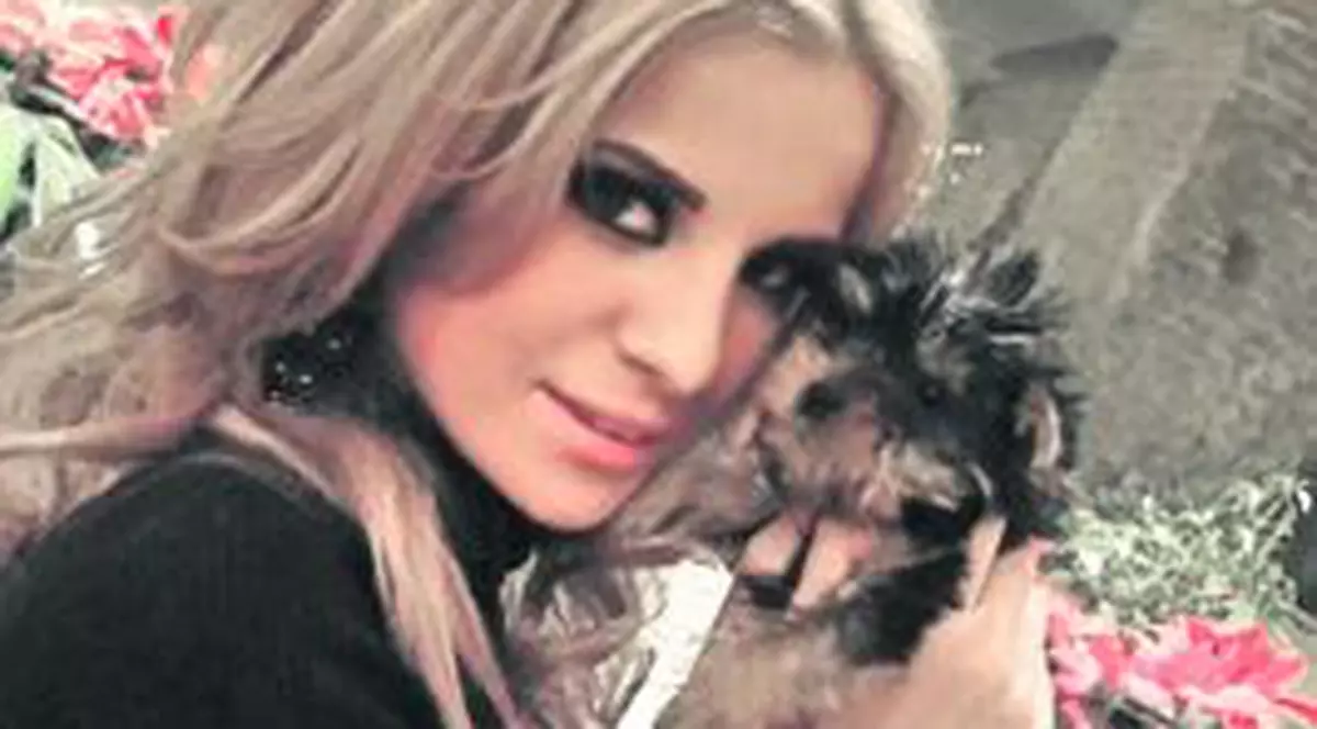 Marina Dina a primit de la iubit o bijuterie de căţel