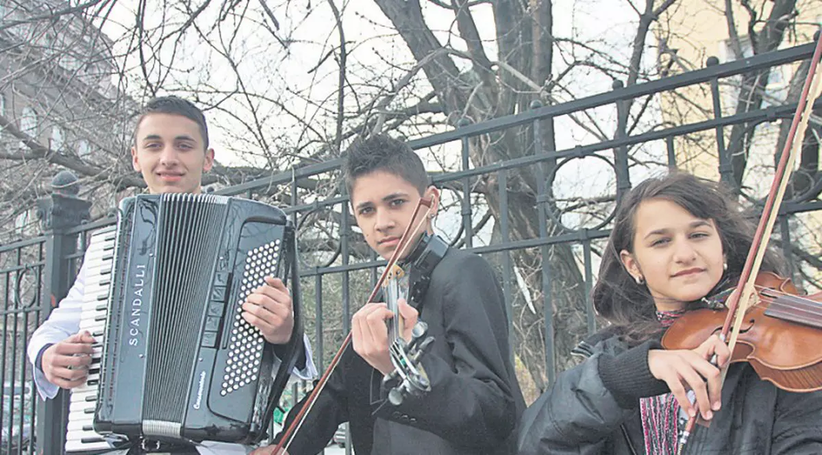 Ieri cerşetori, astăzi vedete