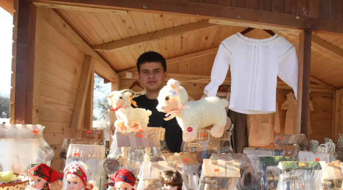 În parcurile bucureştene s-au deschis târguri de Paşte