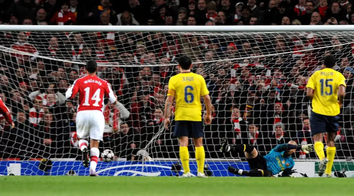 Fabregras a bătut un penalty cu piciorul rupt