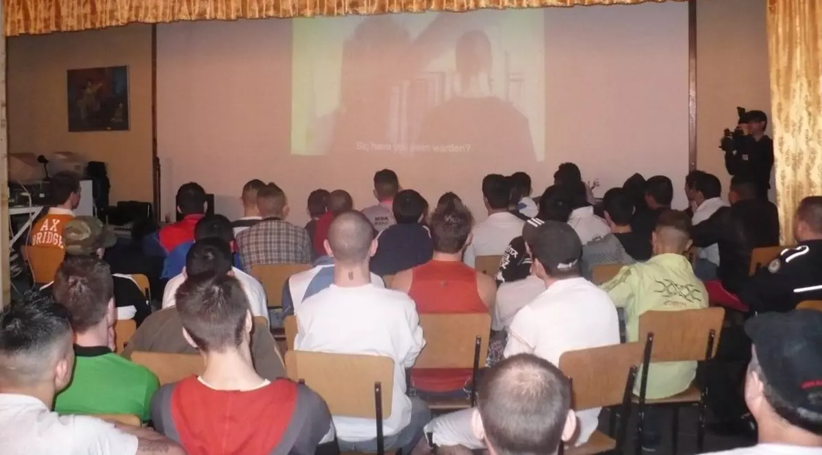 Pelicula "Eu când vreau să fluier, fluier", la Jilava