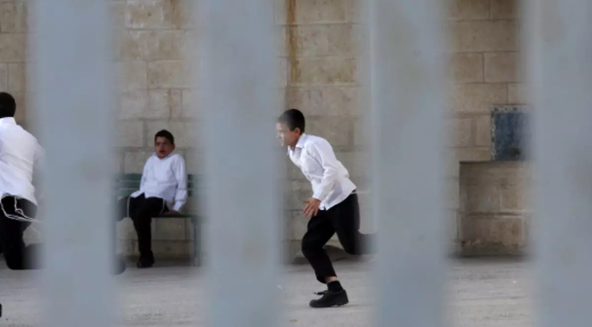 400 de copii palestinieni, găsiţi în închisorile din Israel