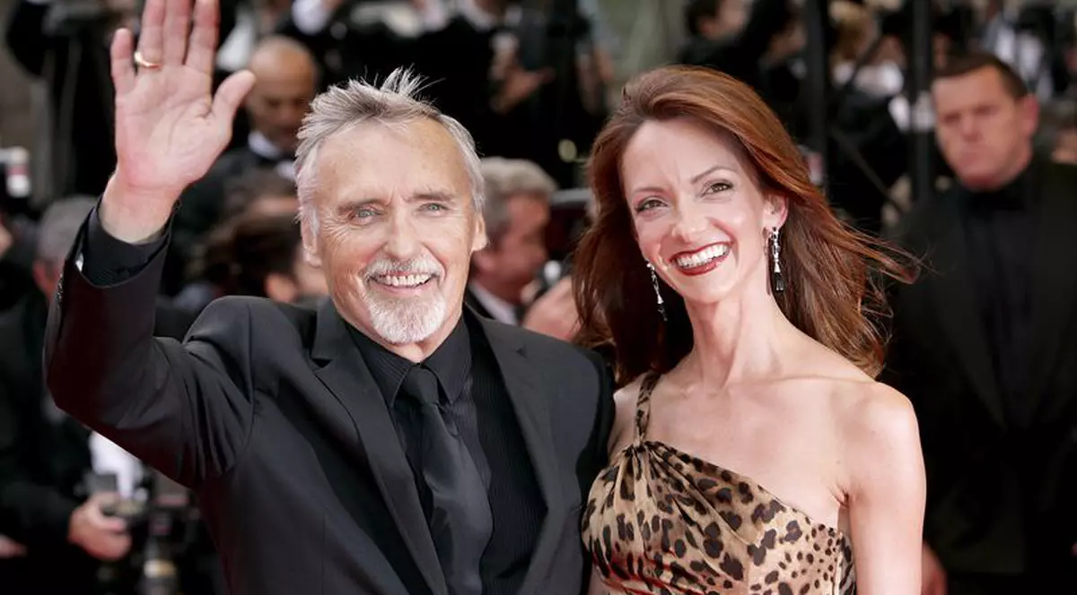 Dennis Hopper îi va plăti fostei soţii 144.000 de dolari pensie alimentară