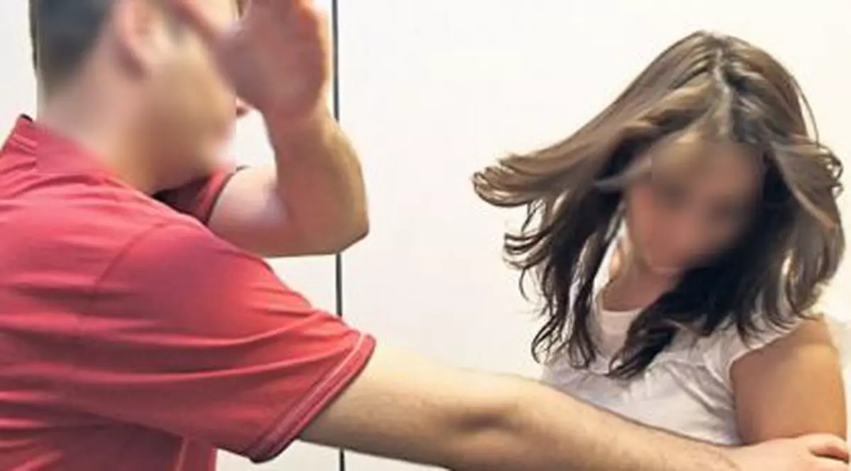 Doi români arestaţi în Italia, pentru că au lovit o gravidă