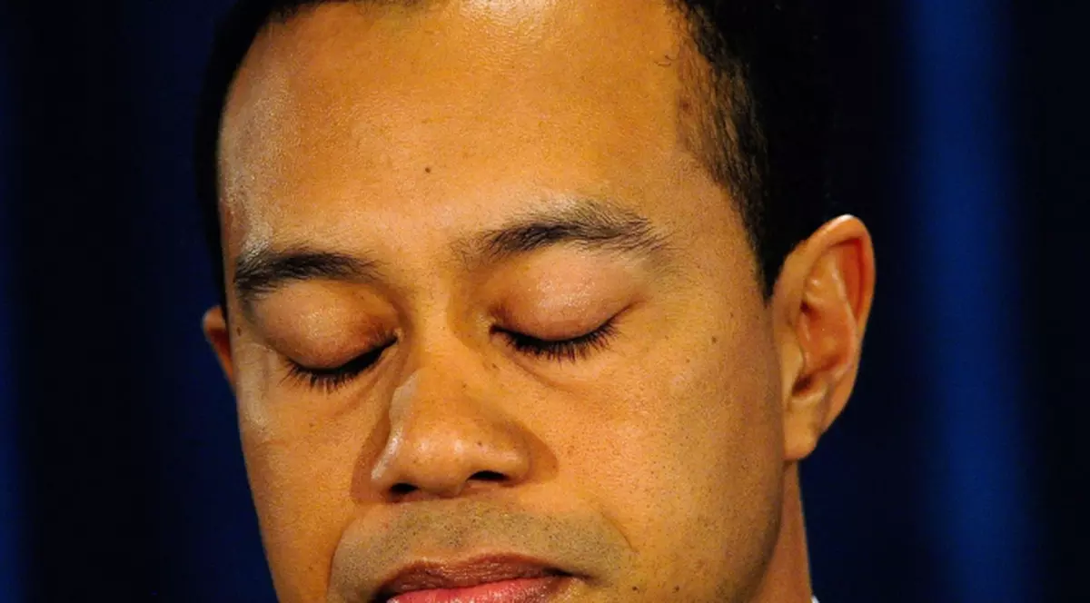O nouă amantă a ieşit în faţă: Tiger Woods s-a culcat şi cu fata vecinului