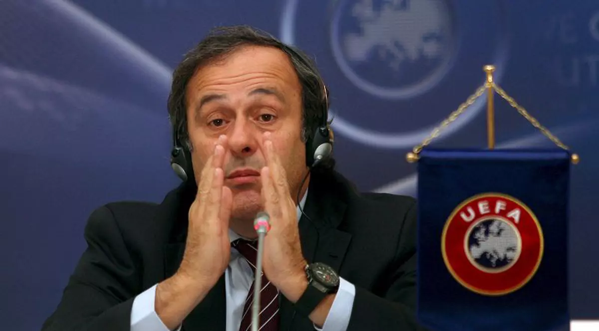 Michel Platini, "şocat şi trist" după tragedia de la Smolensk