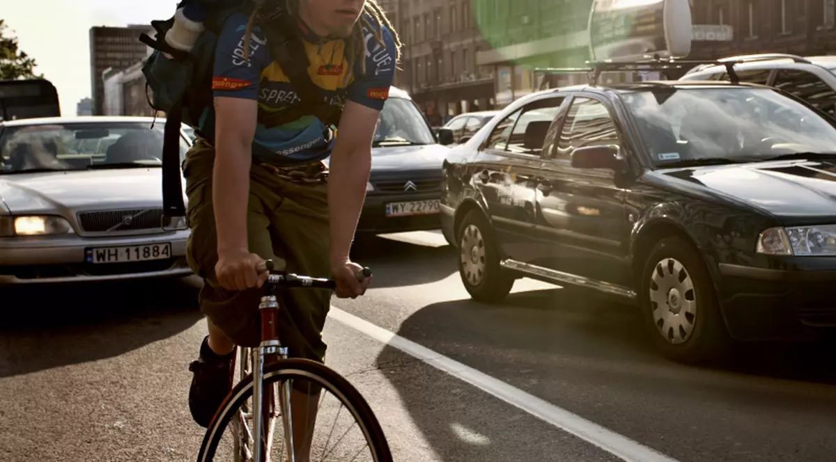 Biciclişti, în marş pe străzile Capitalei 