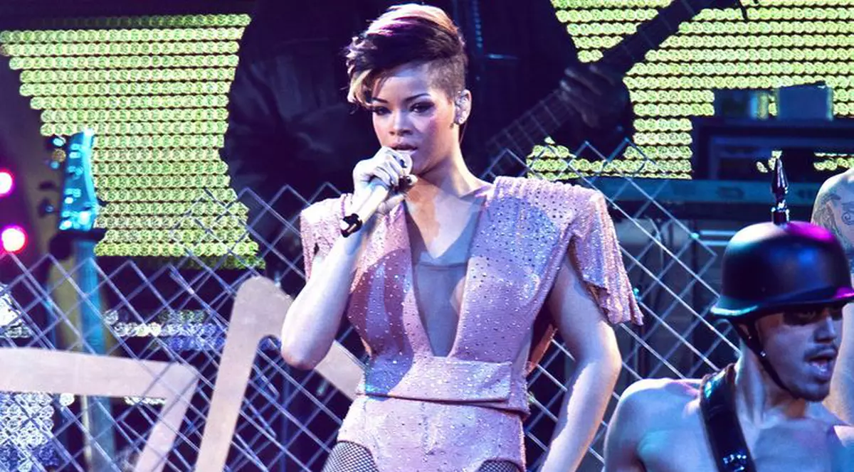 Rihanna, de urgenţă la spital din motive misterioase