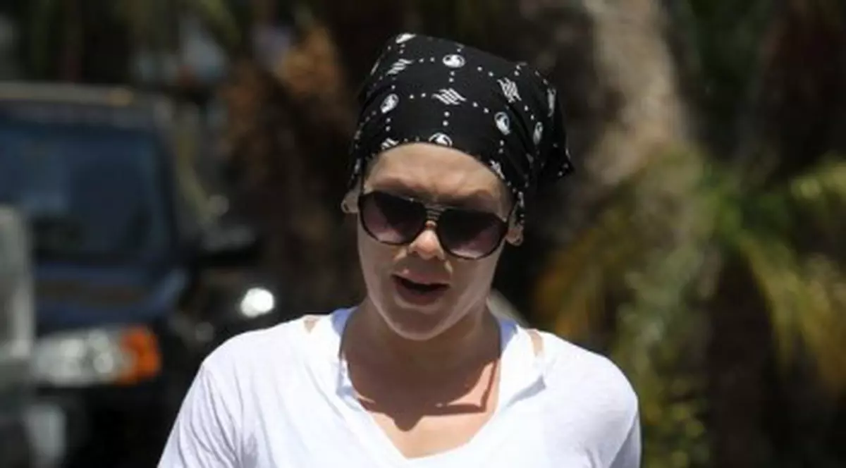 Pink nu e însărcinată