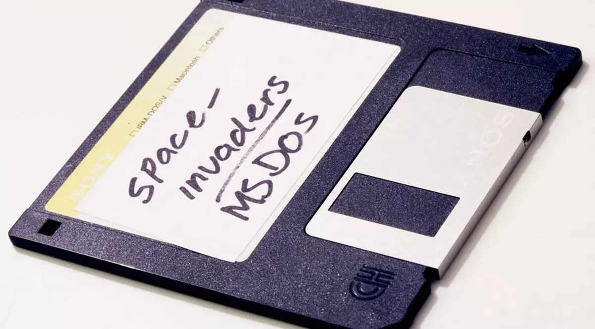 Sony anunţă "decesul" dischetei de 3,5 inch