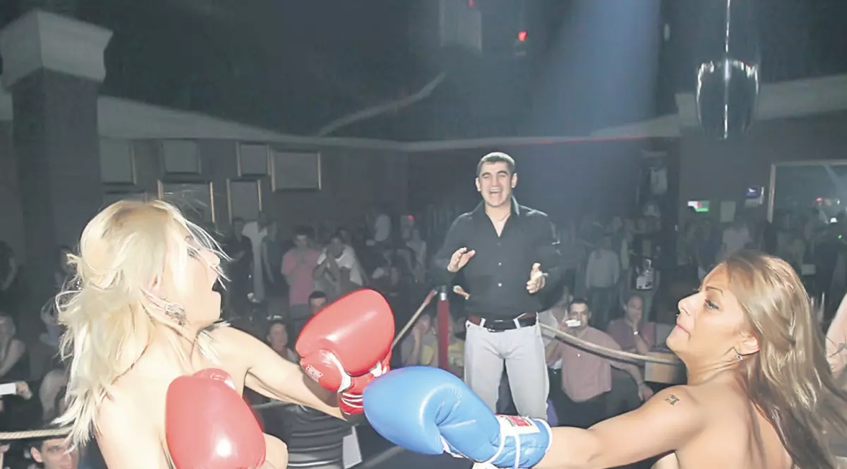 Sosia Biancăi şi a Sensualei s-au luat la pumni