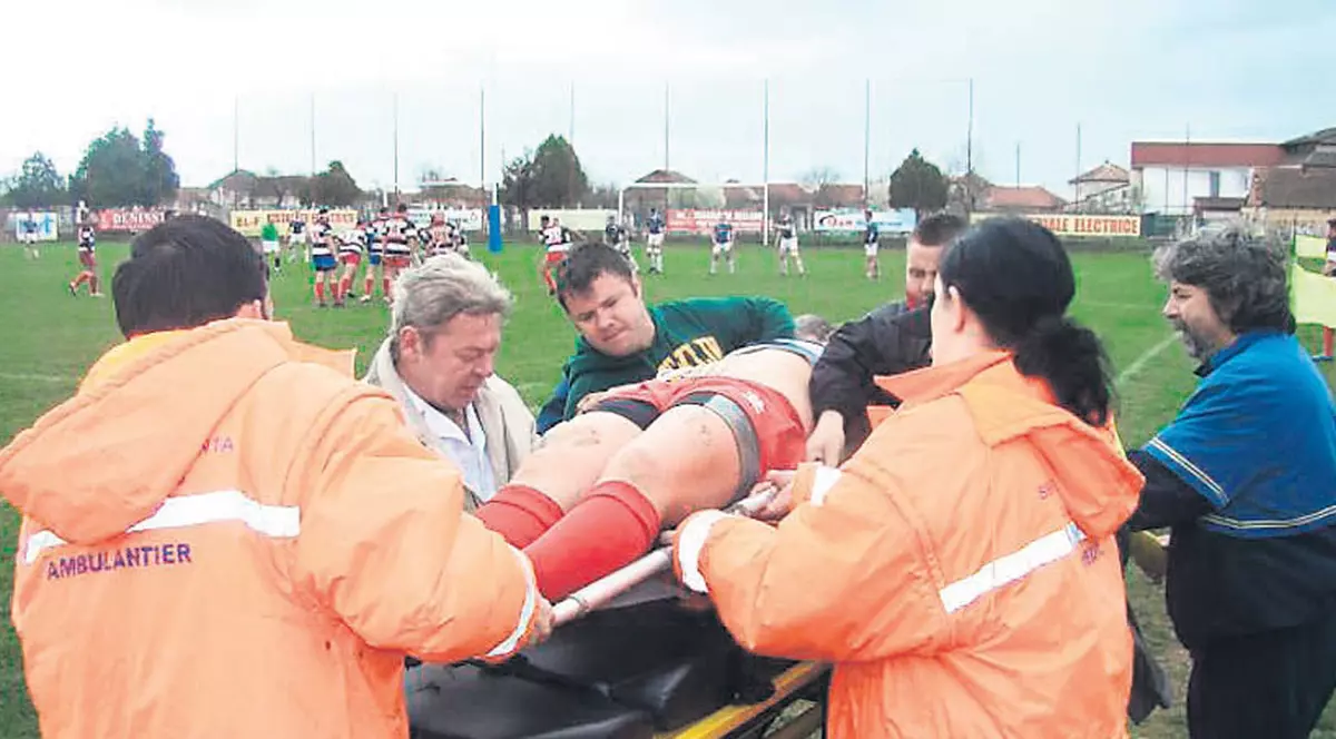 A rămas paralizat de la brâu în jos