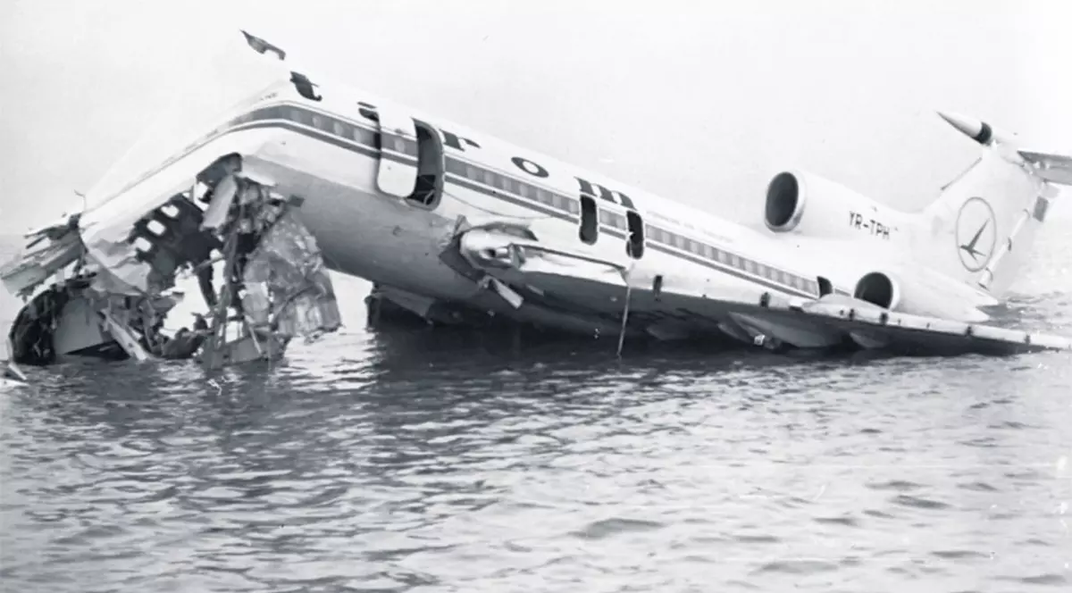 În 1980, românii au scăpat. În 2010, polonezii n-au avut noroc