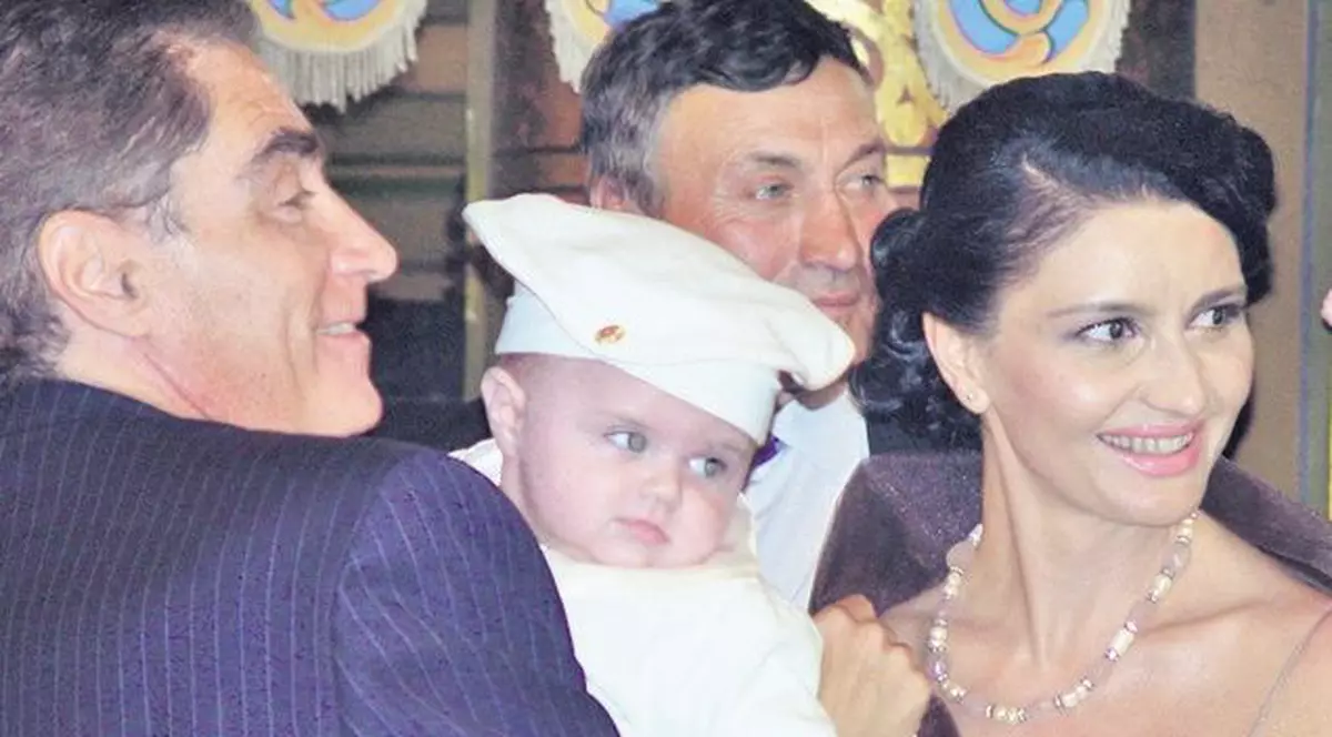 Mama Margareta i-a spus lui Petre Roman că va avea un fiu