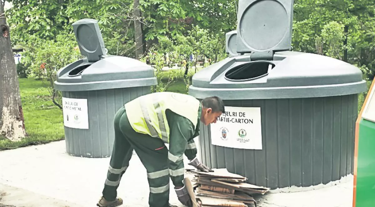 Au băgat pubelele trei metri în pământ