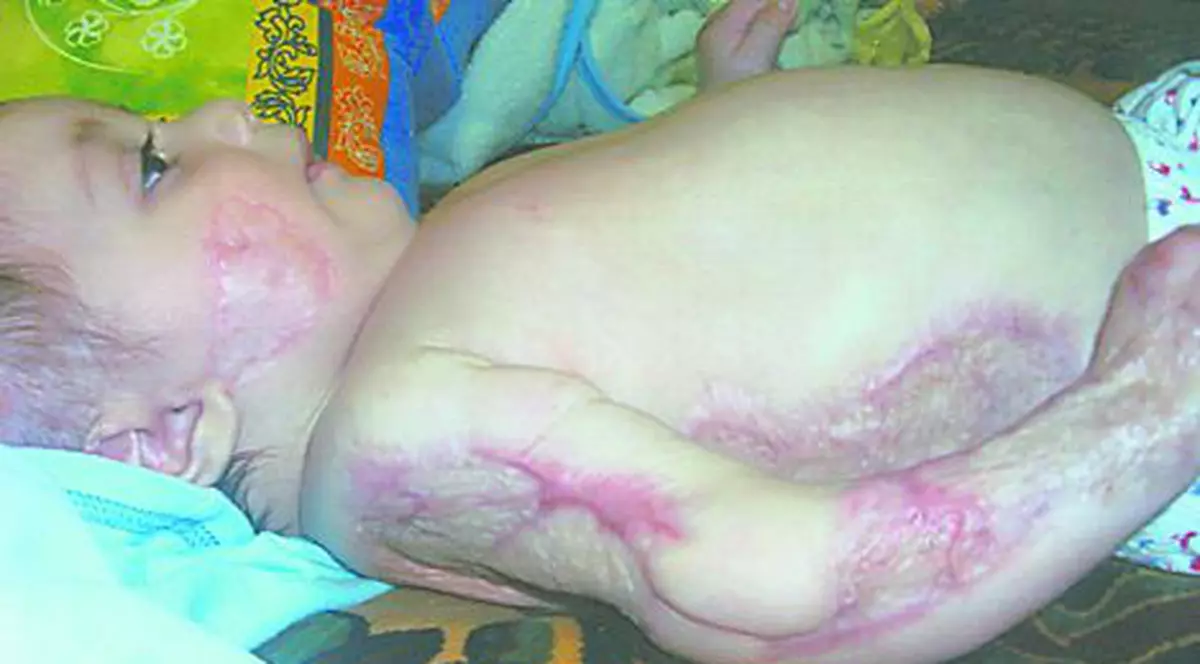 Procurorii au rămas şocaţi de pozele bebeluşului uitat în incubator