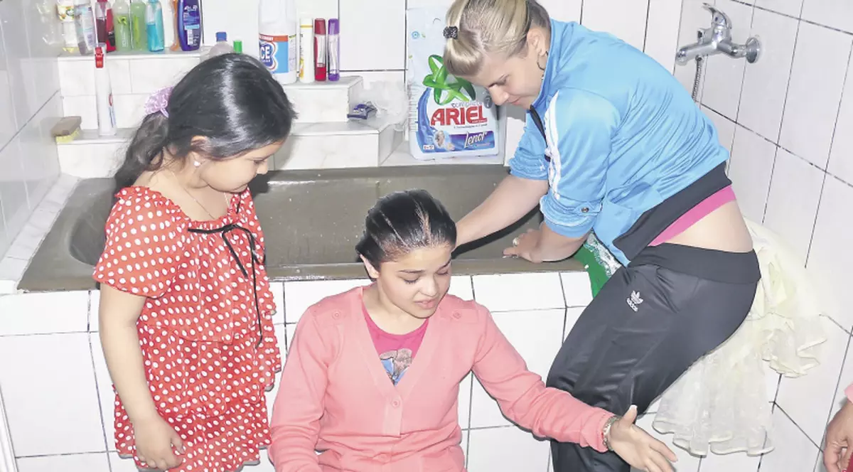 Aşa se gătesc ţiganii de logodnă!