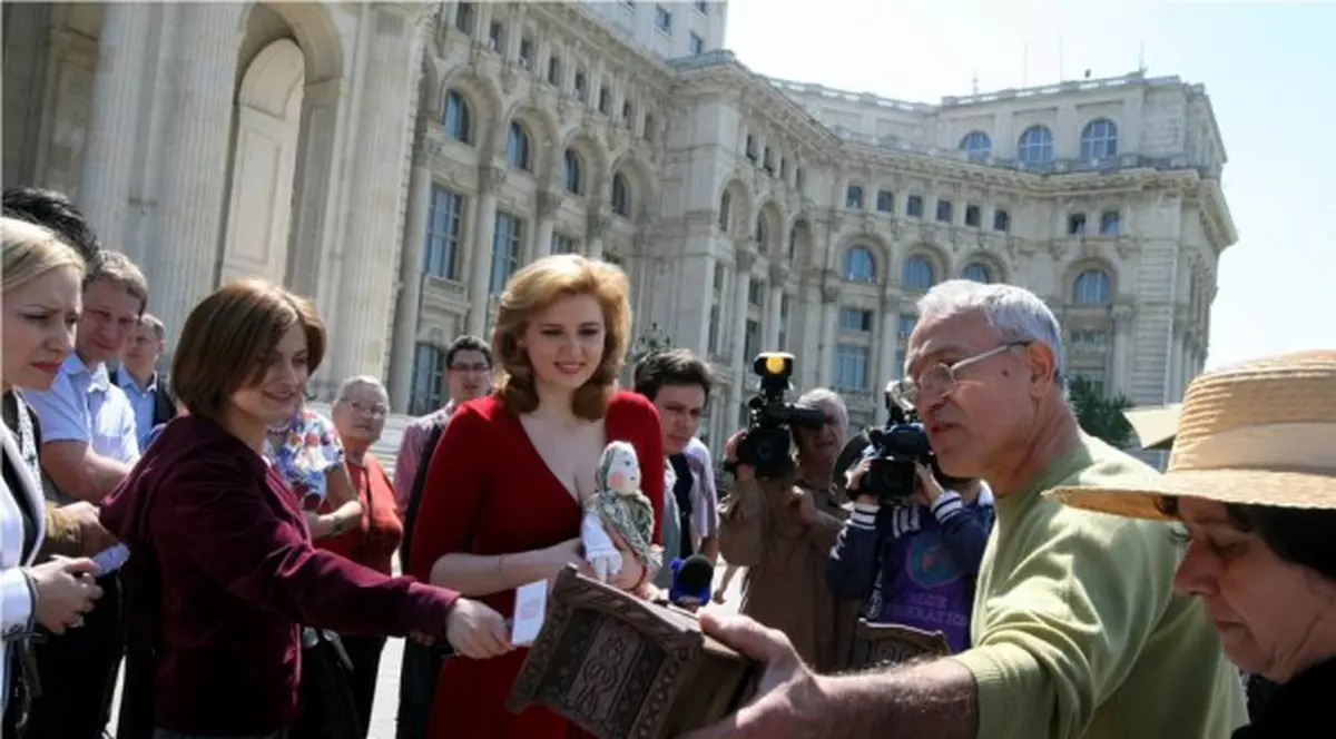 25.000 de români au vizitat Casa Poporului de 1 şi 2 Mai